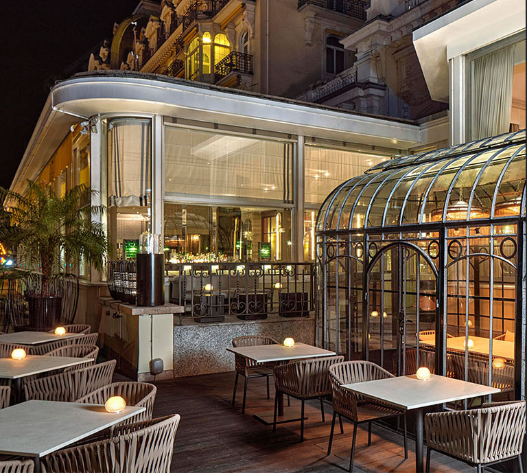 ghế ăn ngoài trời nhà hàng Châu Âu