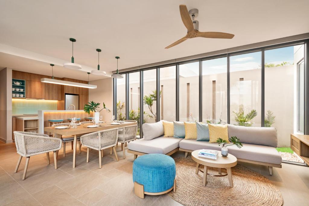 gia công bàn ghế quận 3