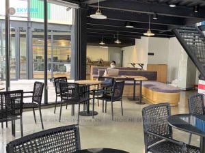 không-gian-tầng-trệt-quán-cafe-container