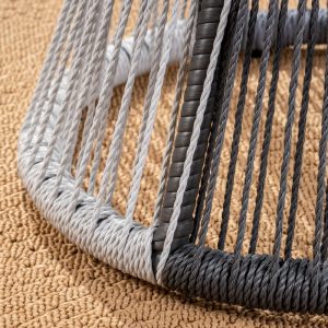 bàn ghế ngoài trời có nệm và gối