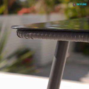 bàn ăn mặt kính