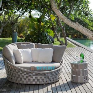 ghế tắm nắng hồ bơi