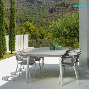 bàn ăn ngoài trời cao cấp